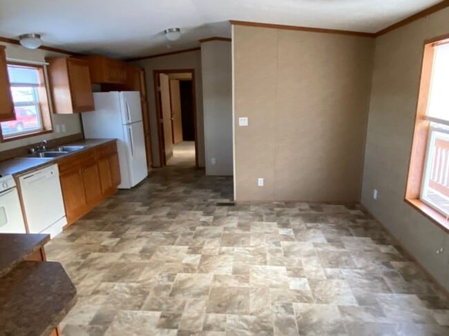 Building Photo - 3bd/2ba Renovated