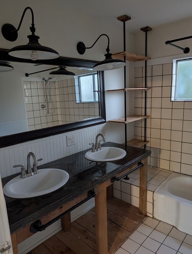 Building Photo - 3433 Willow St