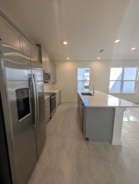 Building Photo - 1967 Iorio St