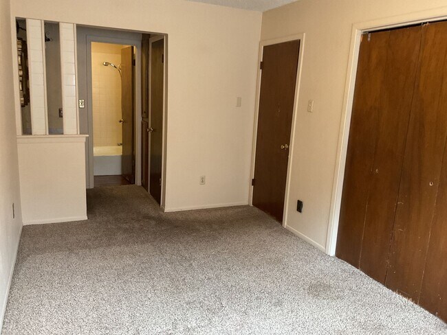 Building Photo - 113 Sasser Dr