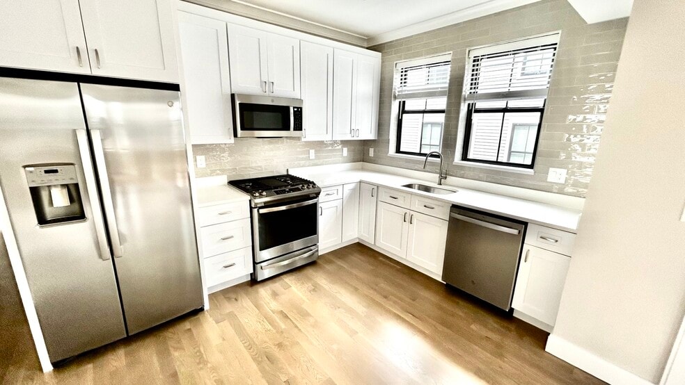 Primary Photo - 283 Lamartine St