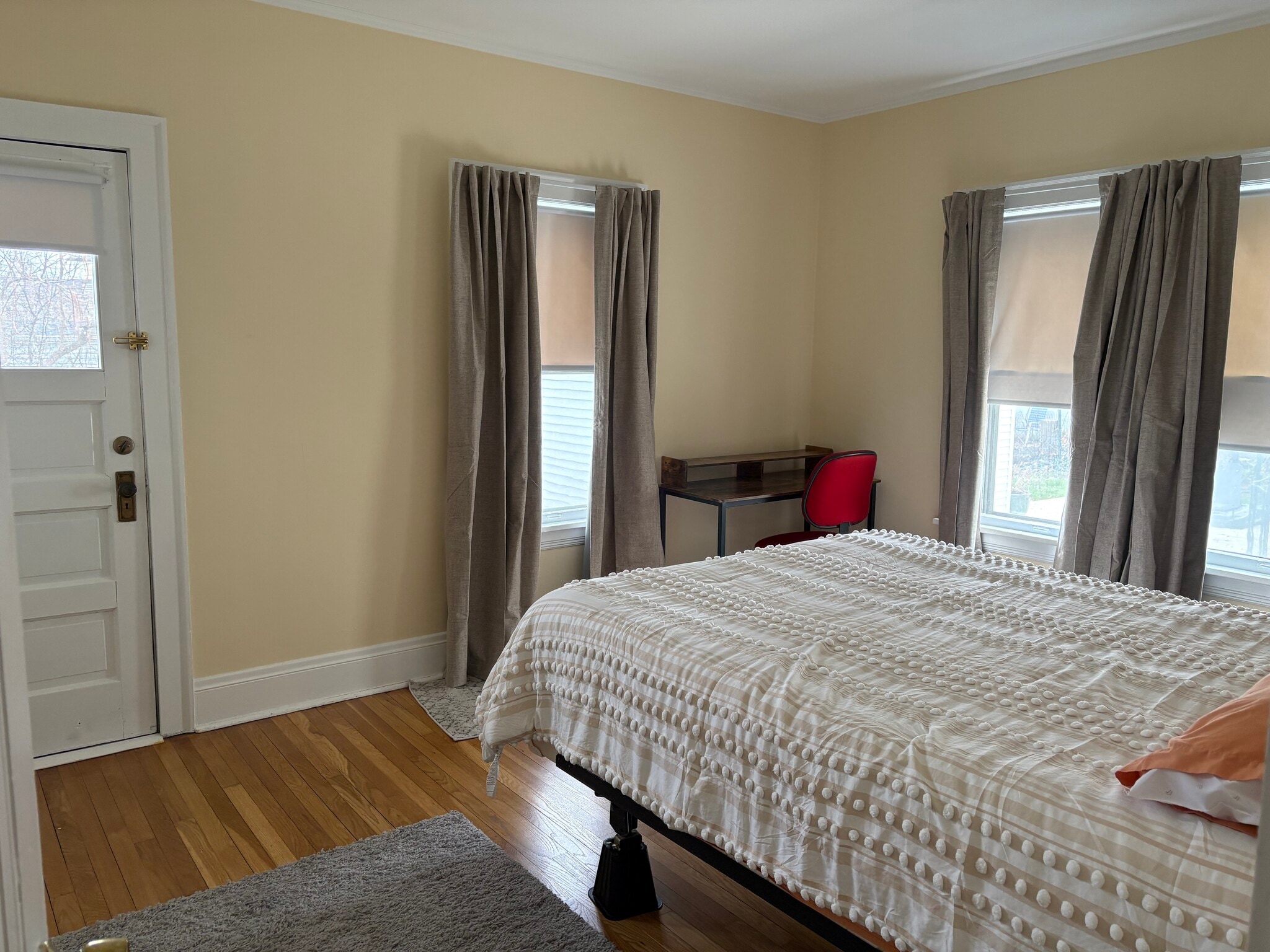 Master Bedroom - 2211 Eldred Ave