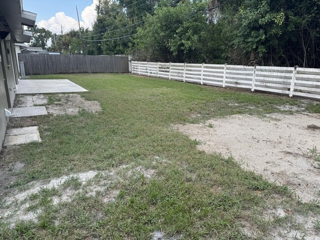 Building Photo - 970 Butia St