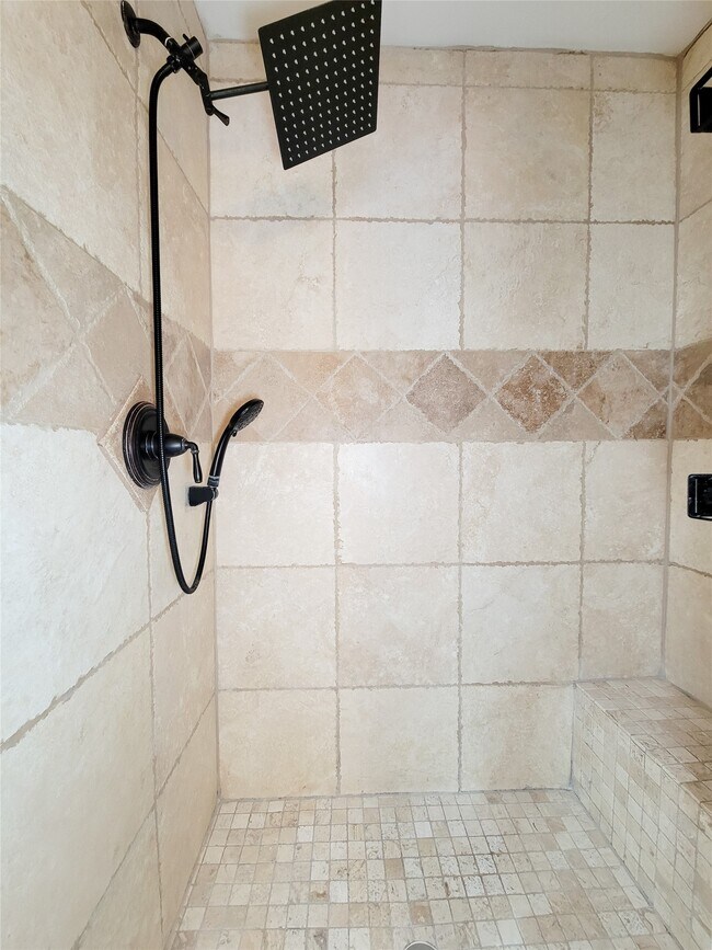 Building Photo - 1801 W 24th St