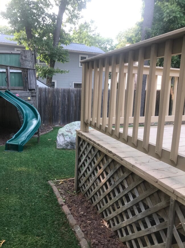 Building Photo - 16 Bowstring Way