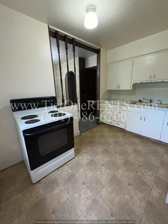 Building Photo - This property offers a NO DEPOSIT option a...