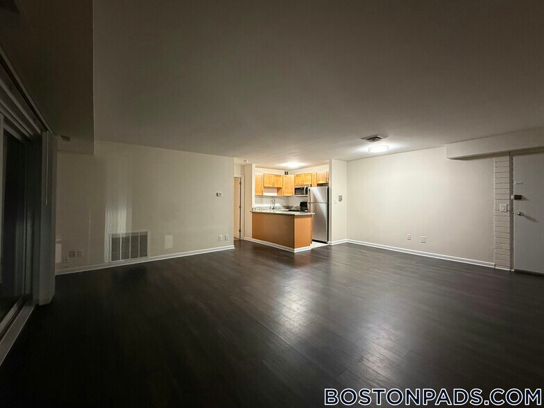 Building Photo - 16 Westgate Dr