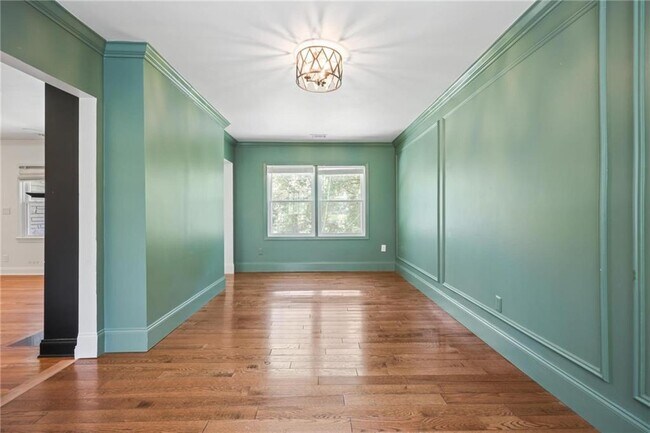 Building Photo - 2134 Beecher Cir SW