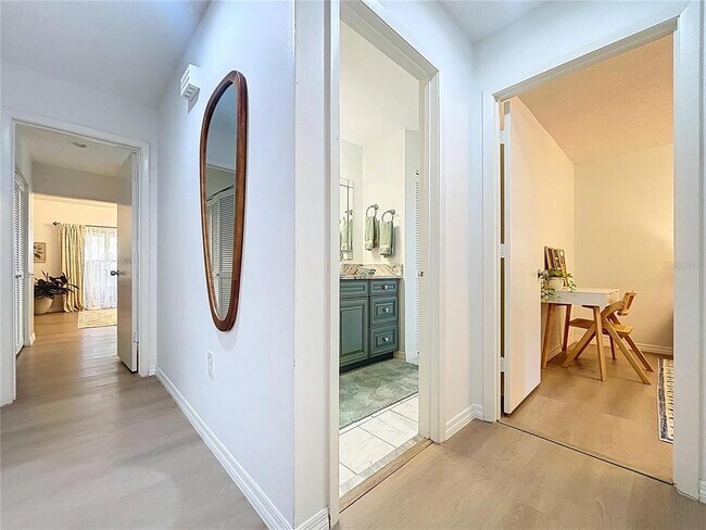 Building Photo - 4646 La Jolla Dr