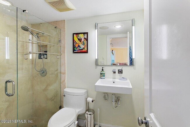 Building Photo - 1601 Ocean Dr S