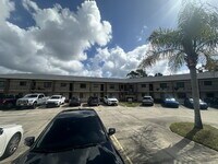 Building Photo - DIRECT RIVER CONDO