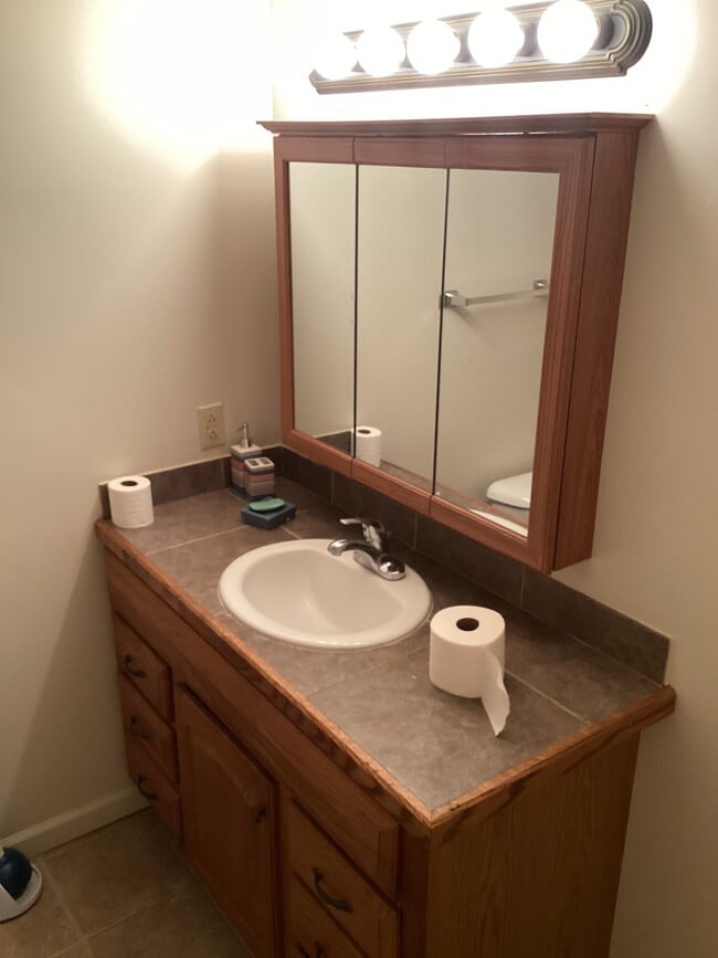 Building Photo - 1208 Howard St