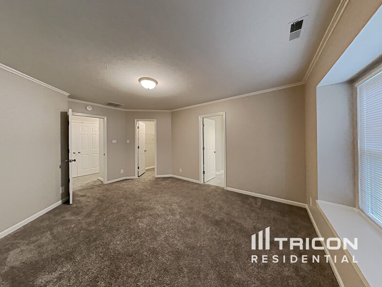 Building Photo - 7461 Camberwood Dr