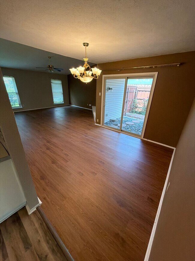Building Photo - 4908 Wagner Dr