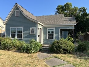 Building Photo - 1512 Live Oak St