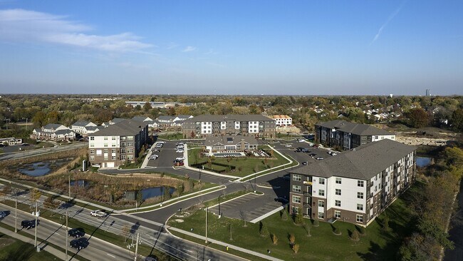 Building Photo - 450 Woodmoor Dr