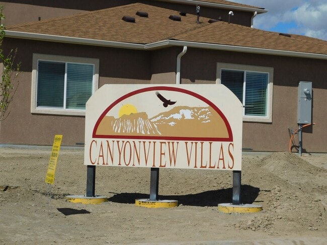 Building Photo - WALKING DISTANCE TO COMMUNITY