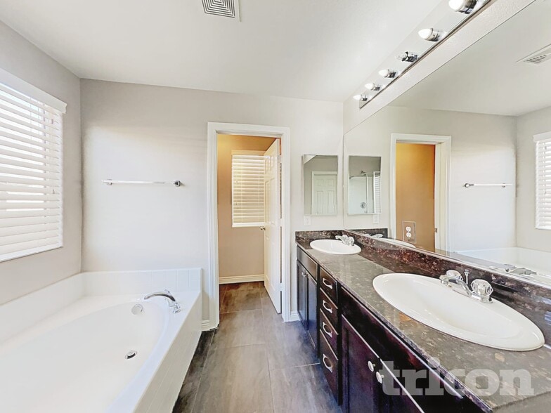 Building Photo - 125 Cascade Meadow Ct