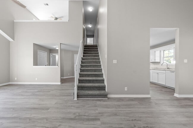 Building Photo - 3792 McAllister Dr