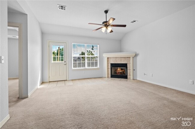 Building Photo - 1002 Applewood Cir