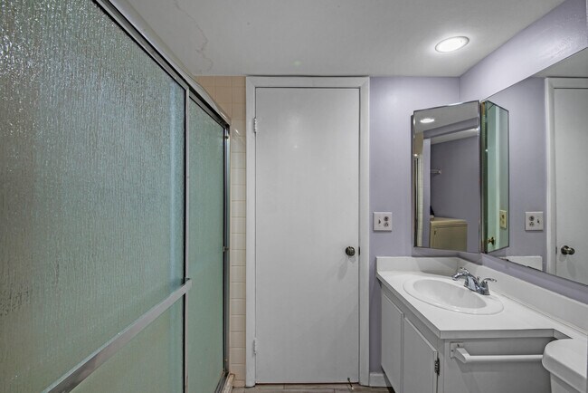 Building Photo - 388 Lake Arbor Dr