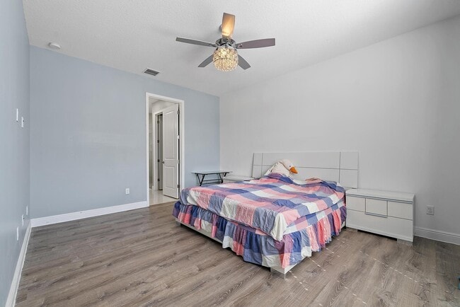 Building Photo - 5420 Quiet Lake Pl