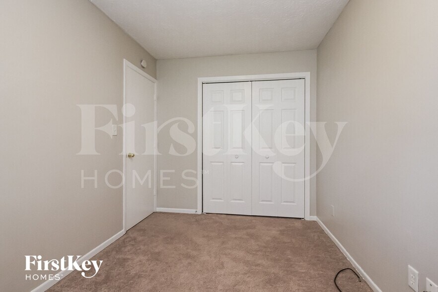 Building Photo - 5411 Padre Ln