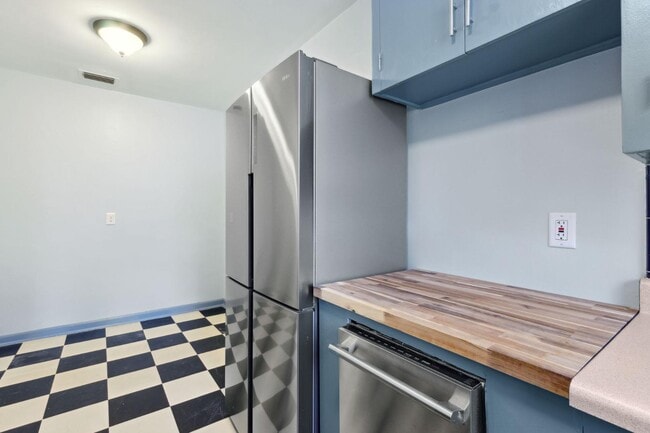 Building Photo - 3582 Hedrick St