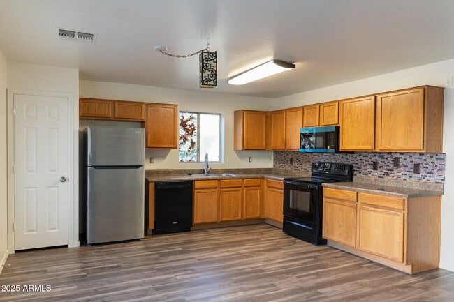 Building Photo - 2234 W Central Ave