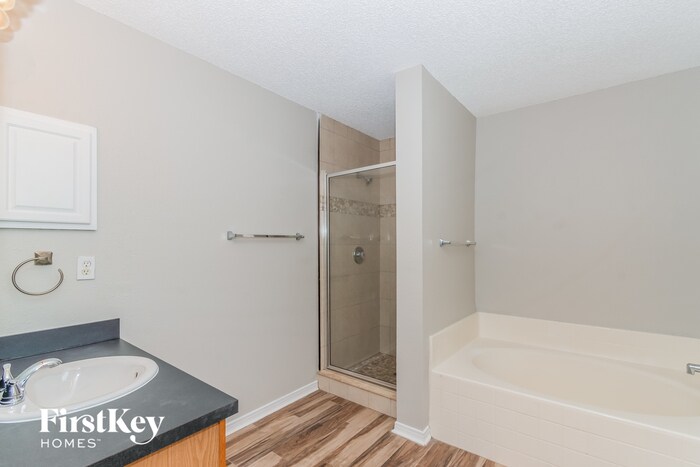 Building Photo - 9759 Redbird Creek Dr