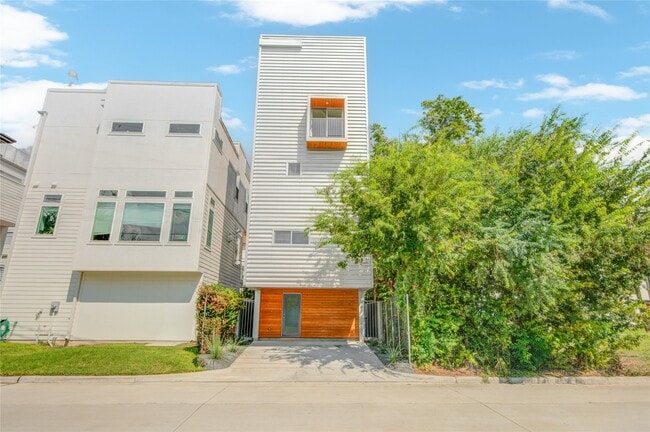 Building Photo - 1315 Lakin St