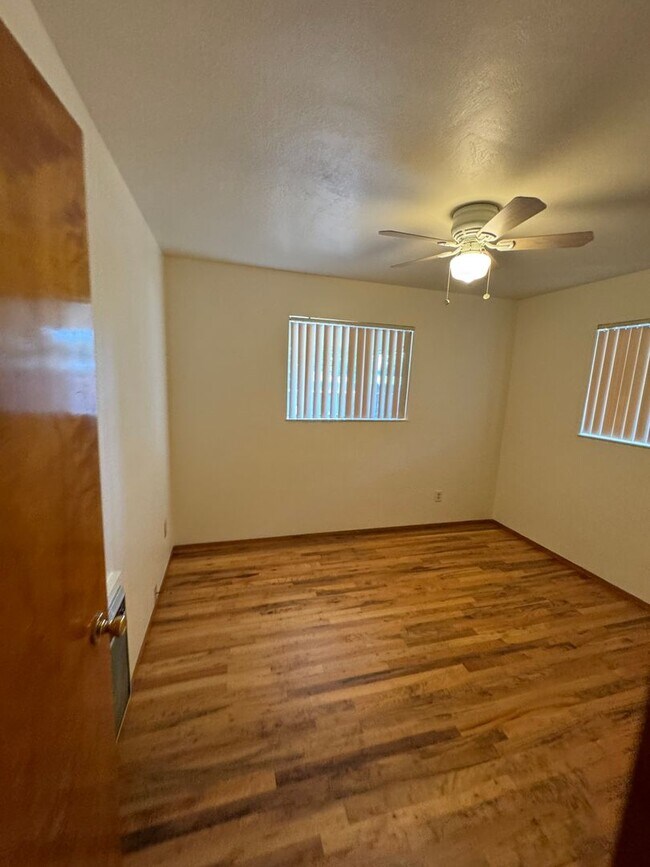 Building Photo - Tamarack 1100/1102