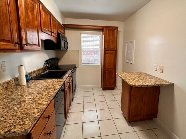 Building Photo - 114 Crescent Ave