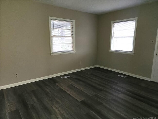 Building Photo - 318 Longhorn Dr