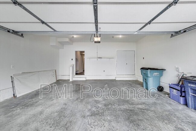 Building Photo - 2547 Auden Dr