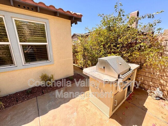 Building Photo - 138 Shoreline Dr