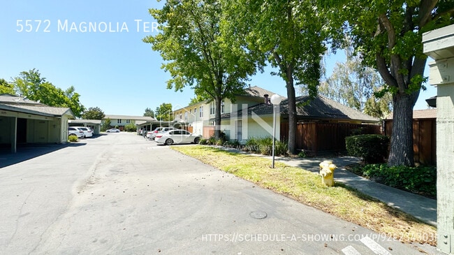 Building Photo - 5572 Magnolia Terrace