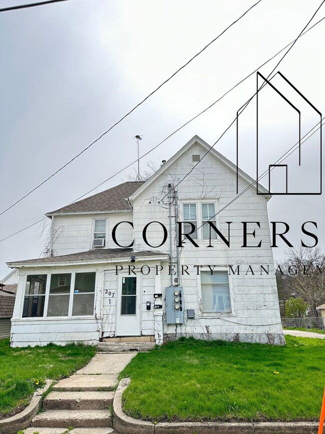 Building Photo - 207 K St