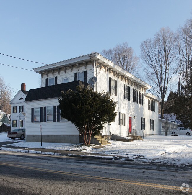 Primary Photo - 35 Main St