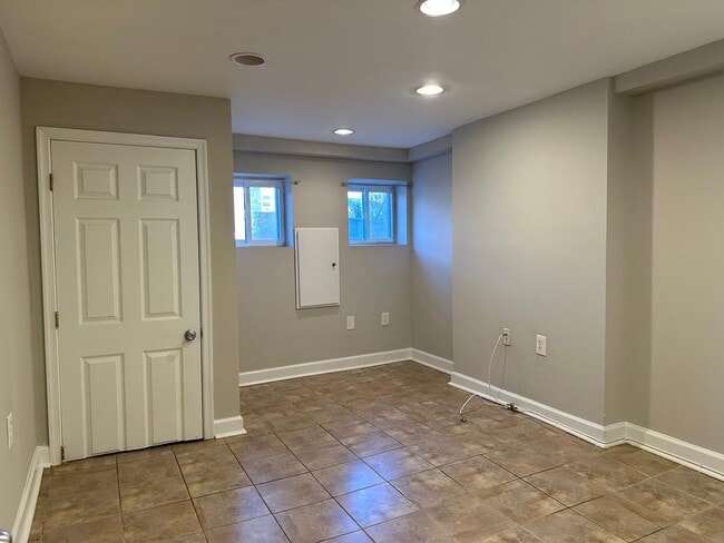 Building Photo - 3 Bedroom Rowhome in Pigtown