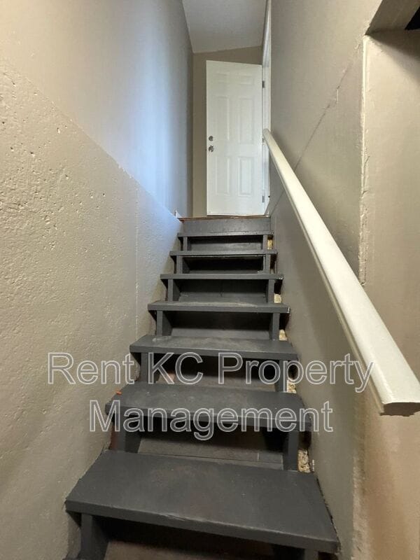 Building Photo - 218 SW 19th St