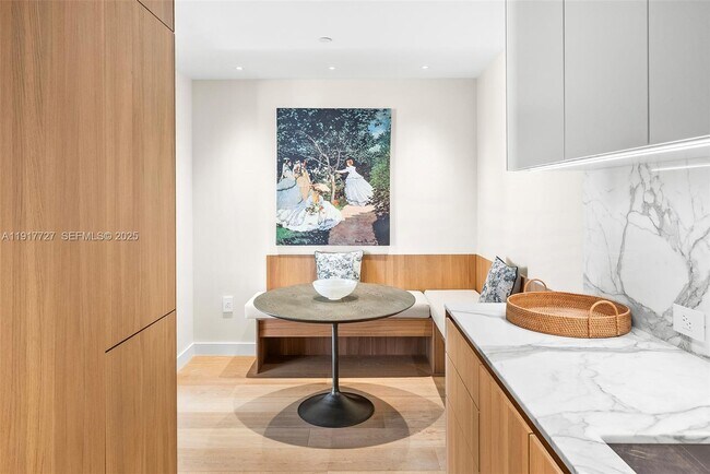 Building Photo - 7916 Fisher Island Dr