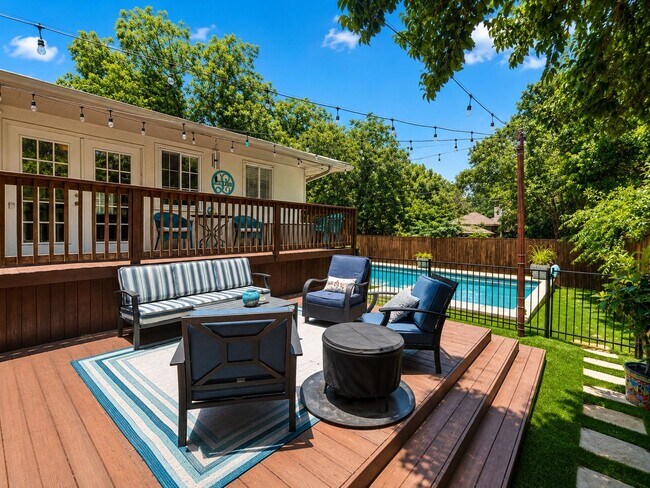 Building Photo - Luxury Terrell Hills Lease with 2025 Remodel, New Salt-Chlorinated Pool & Outdoor Living!  Beauti...