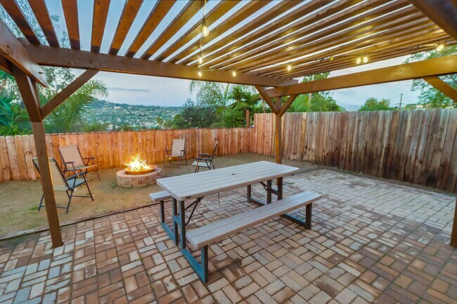 Building Photo - Barcelona Ridge Estates