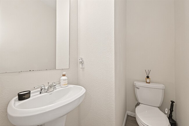 Building Photo - 27922 Western Crk Ct