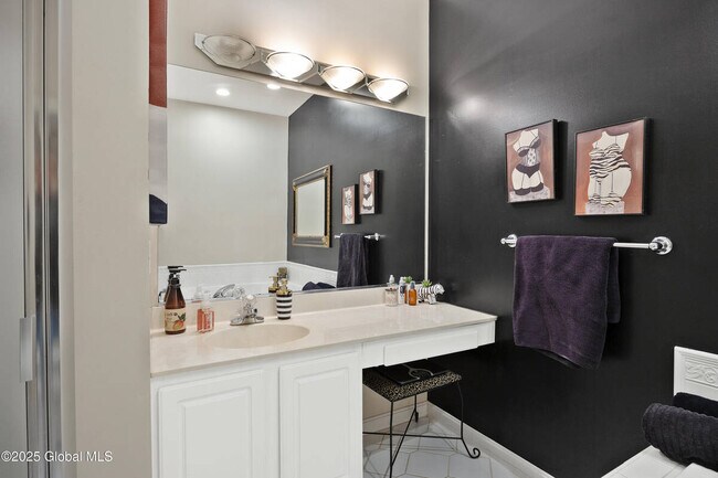 Building Photo - 91 Vista Dr