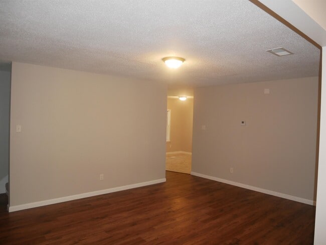 Building Photo - 4651 Addington Dr