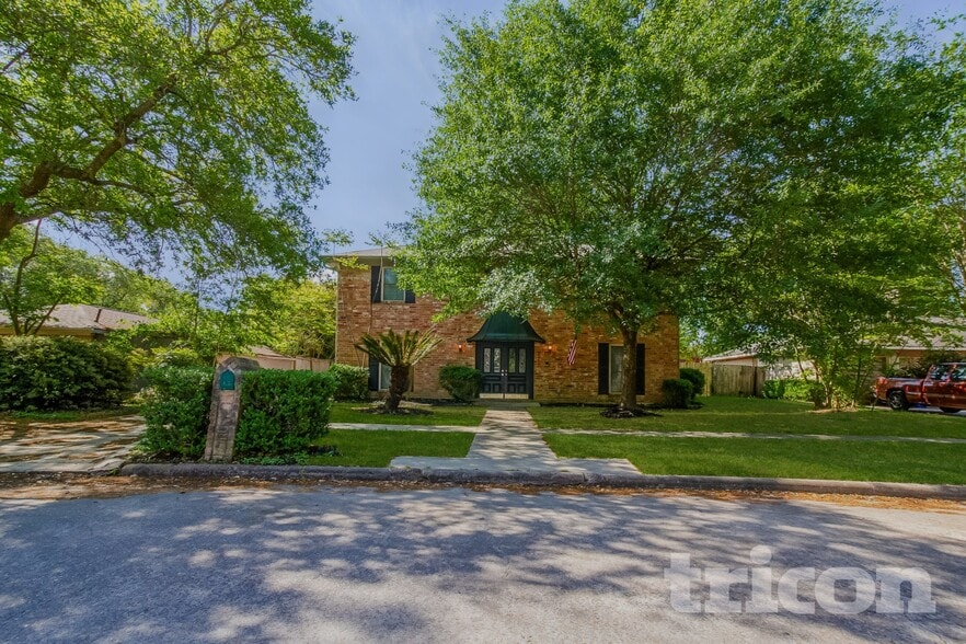 Building Photo - 2307 Hilton Head Dr