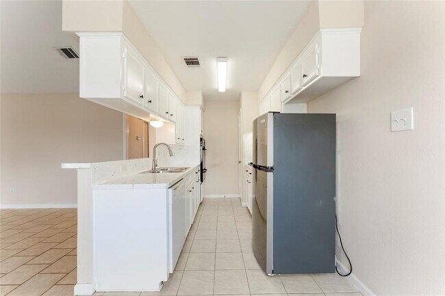 Building Photo - 1322 Dorsetshire Dr