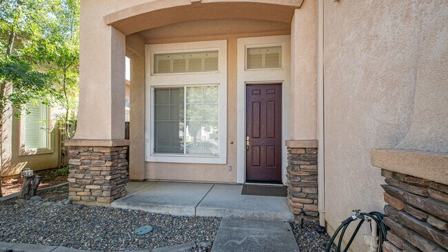 Building Photo - Rolling Hills Beauty! 4 Bedroom 3 Bath